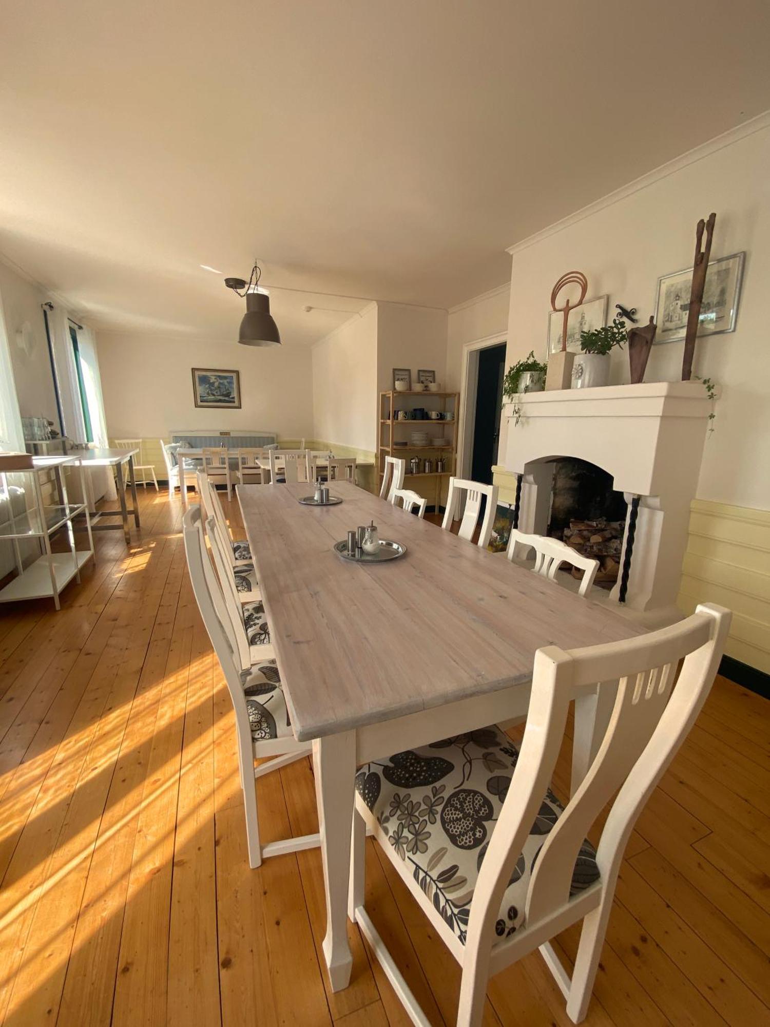 Villa Karlloesa - Bed And Breakfast Malilla Экстерьер фото