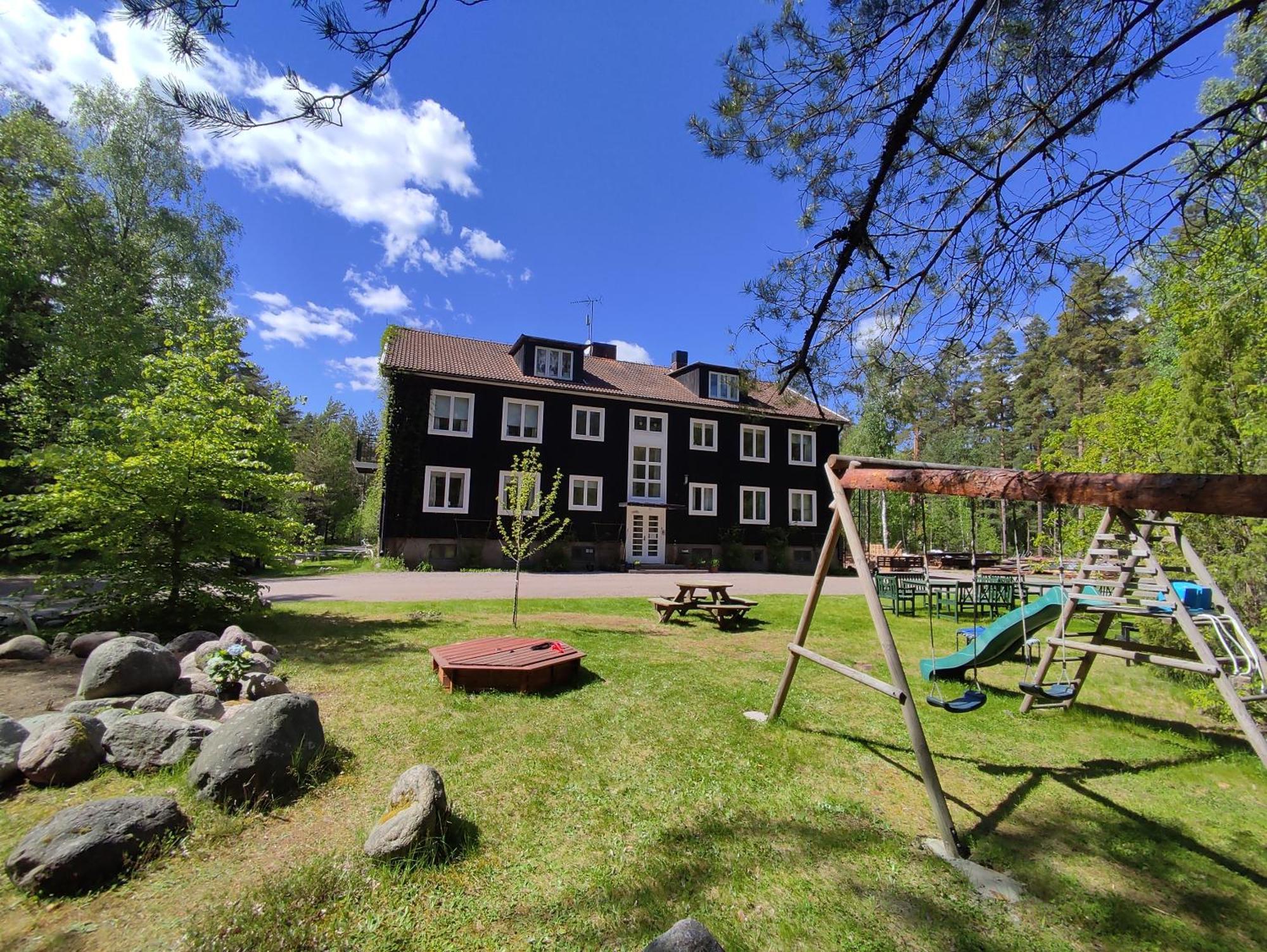 Villa Karlloesa - Bed And Breakfast Malilla Экстерьер фото
